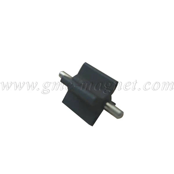 Injection molded magnetic water flow rotor for water heater